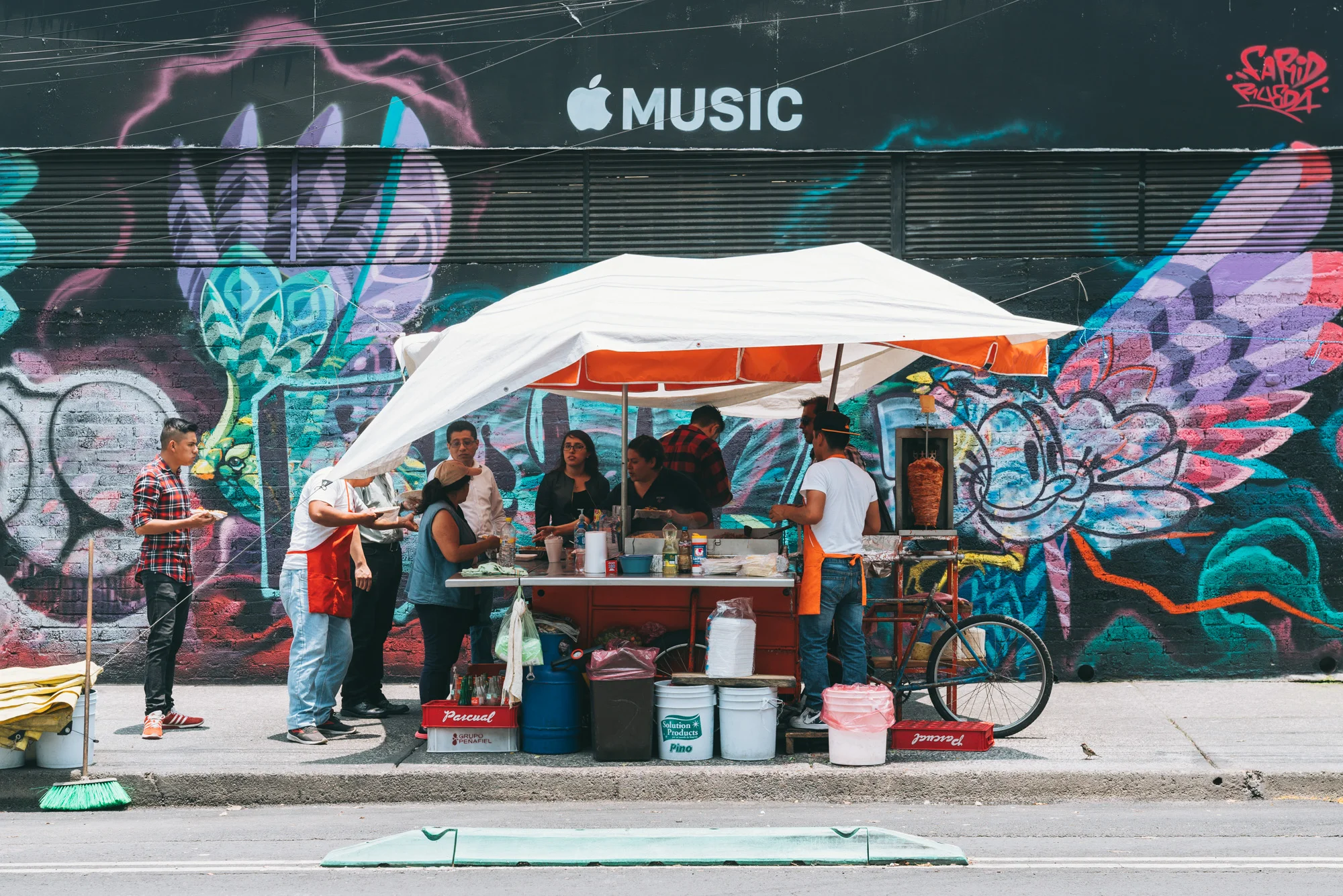 mexican street art, mexican street food
