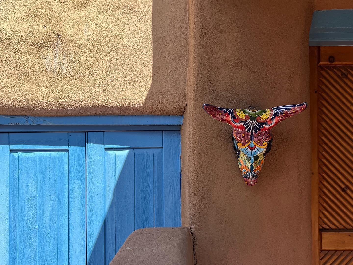 Santa Fe scene
.
.
.
.
.
.
#santafephotographer #newmexicotrue #newmexicophotographer #newmexicophotography #simplysantafe #santafenmtrue