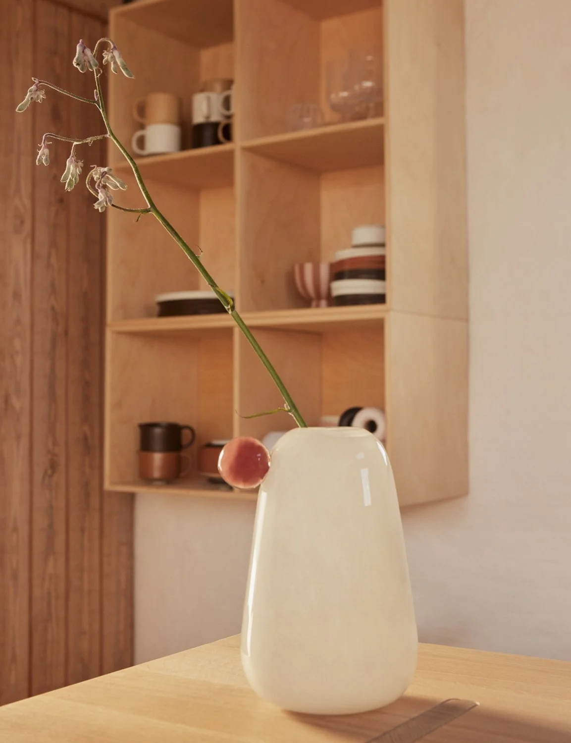 Inka_Vase_Small_White_insitu.jpg