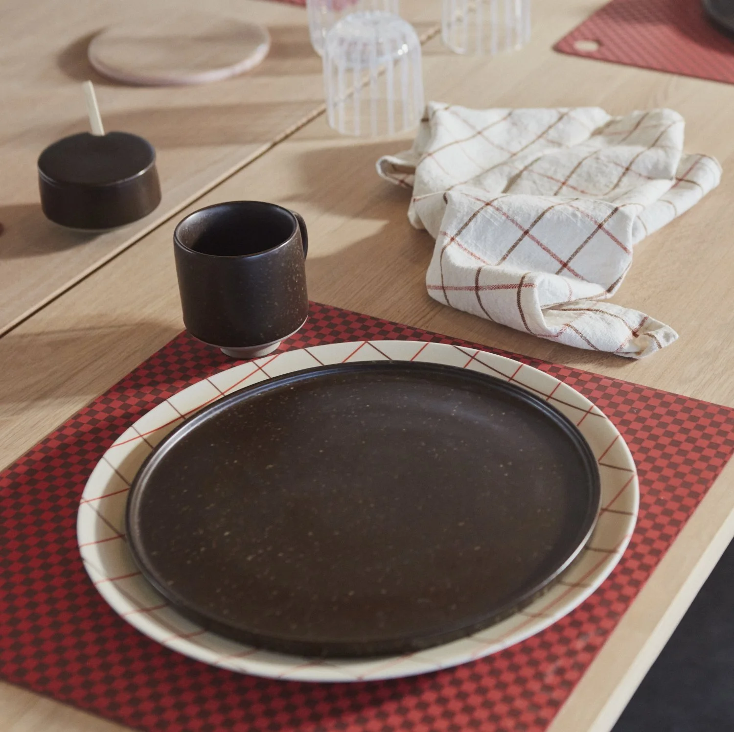 Hagi Cup Brown-insitu.jpg