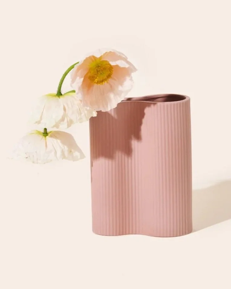 Ribbed_Infinity-Vase-Ochre_M.jpg
