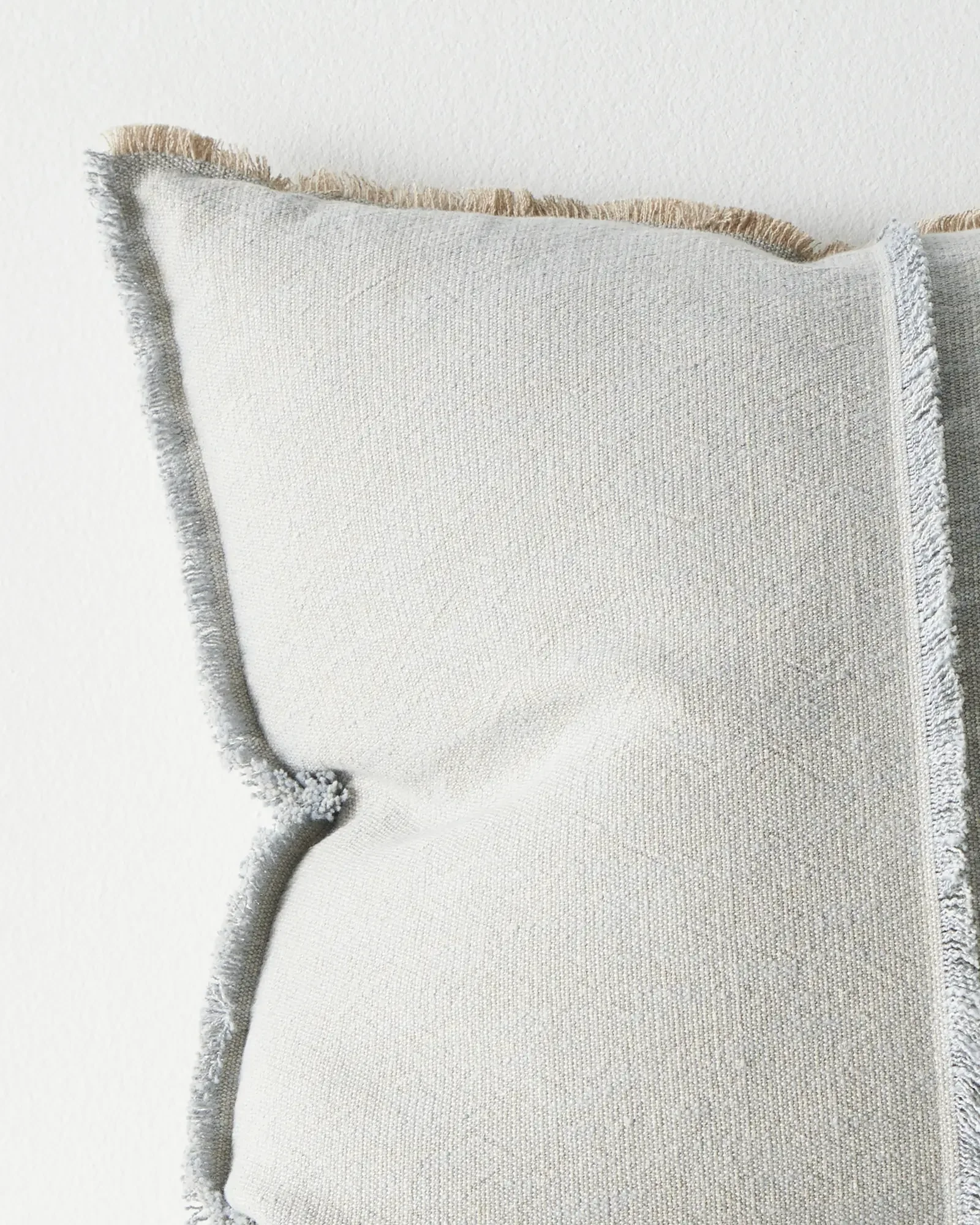 rec1RmMrVT03MnCZi_ADELA-50x50-HAZE-Closeup.webp