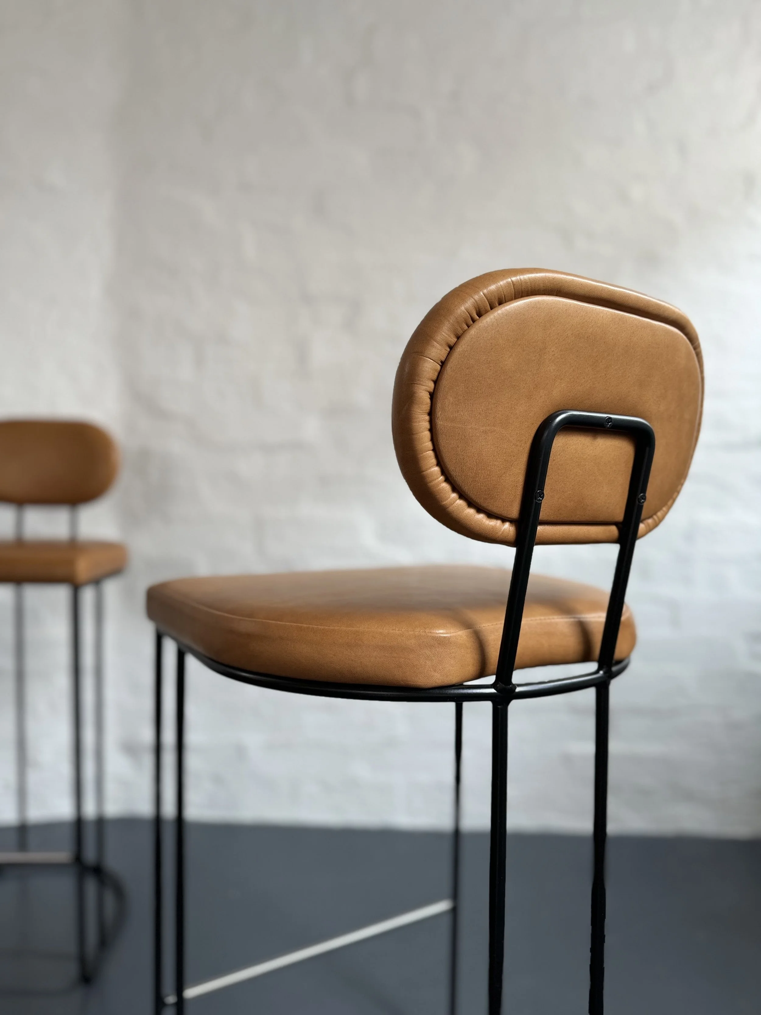 Sedis_Barstool_detail_leather.jpg