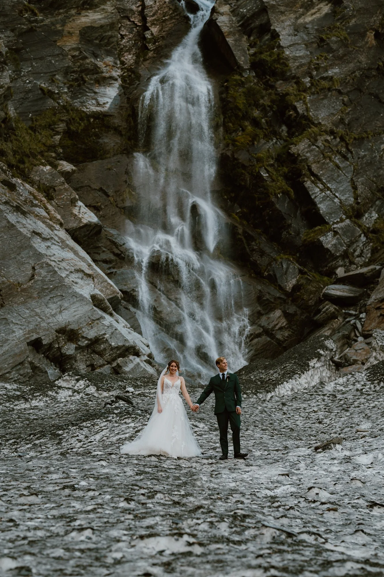 Hannah + Chris Socials Quality - Ray Tiddy 154.jpg