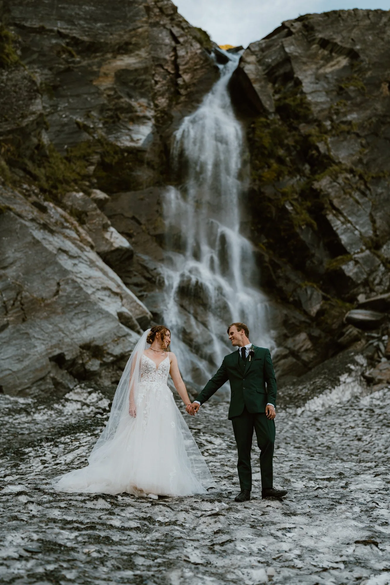 Hannah + Chris Socials Quality - Ray Tiddy 156.jpg