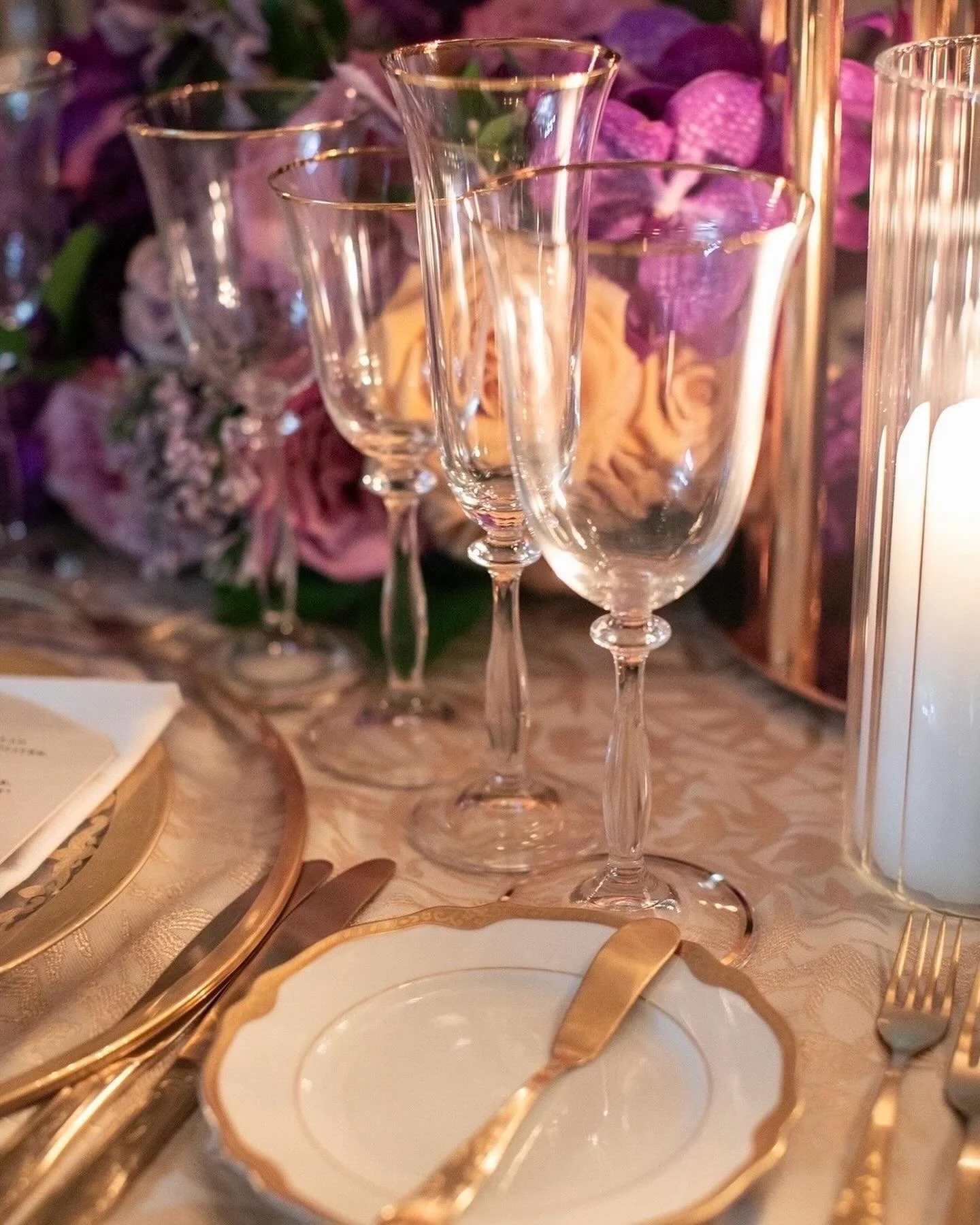 It&rsquo;s all in the details. And those little decisions make all the difference! One of my favorite details from Morgan and Matthew&rsquo;s reception was the letter placed at each guest&rsquo;s place setting thanking them for attending their weddin