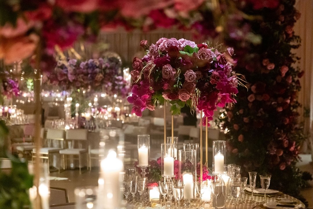 All about that glow. Pure magic! 

Planning @kirstinroseevents
Event Design + Floral @jacksondurhamevents
Paper Goods @paradisedesignco
Calligraphy @tarajonescalligraphy
Photography @johncainphotography
Videography @candlelightfilms
Hair @sonia_trevi