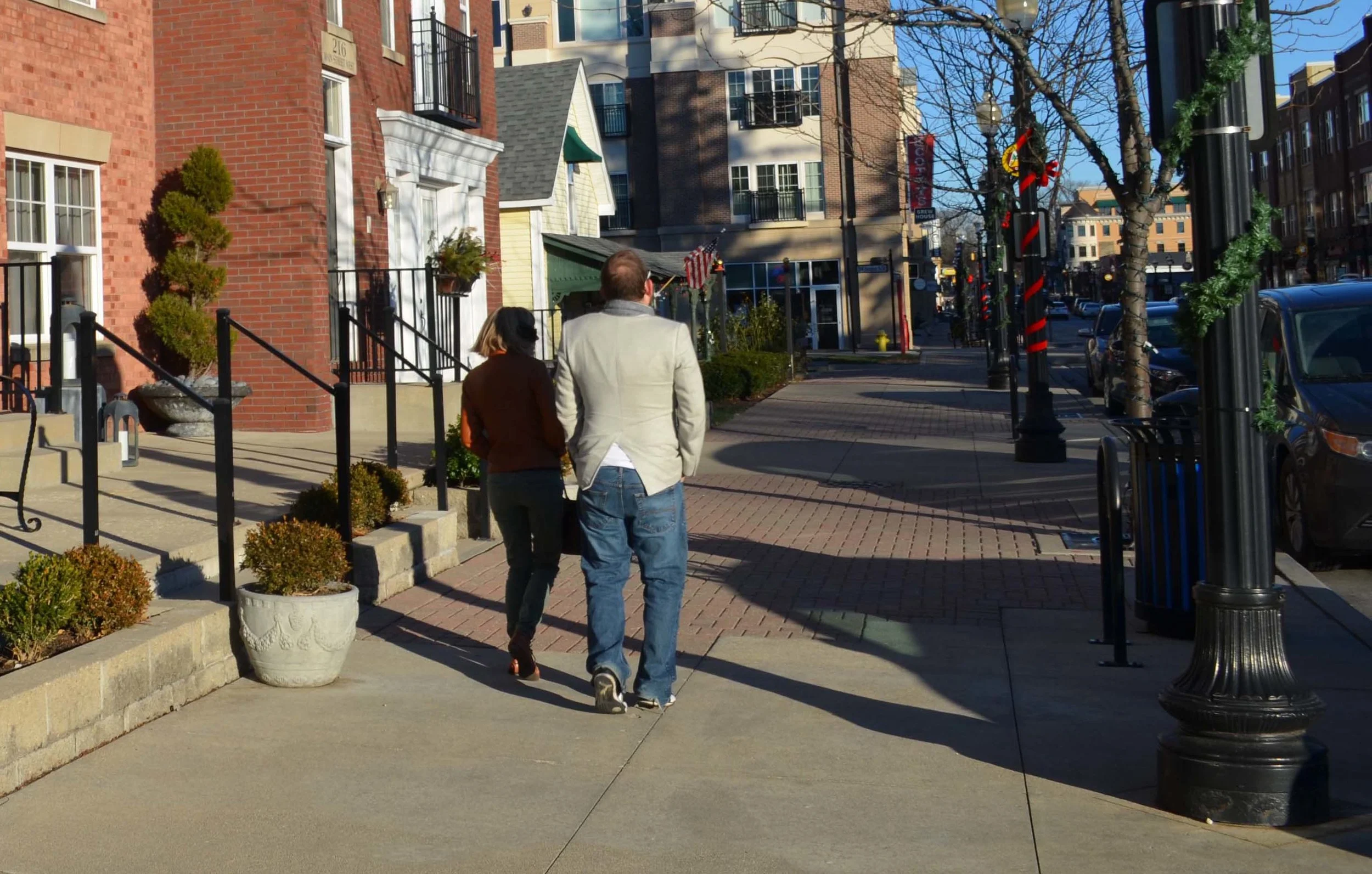 Wide-Sidewalk-vision-for-Frisco-c-belveal-2017.jpg