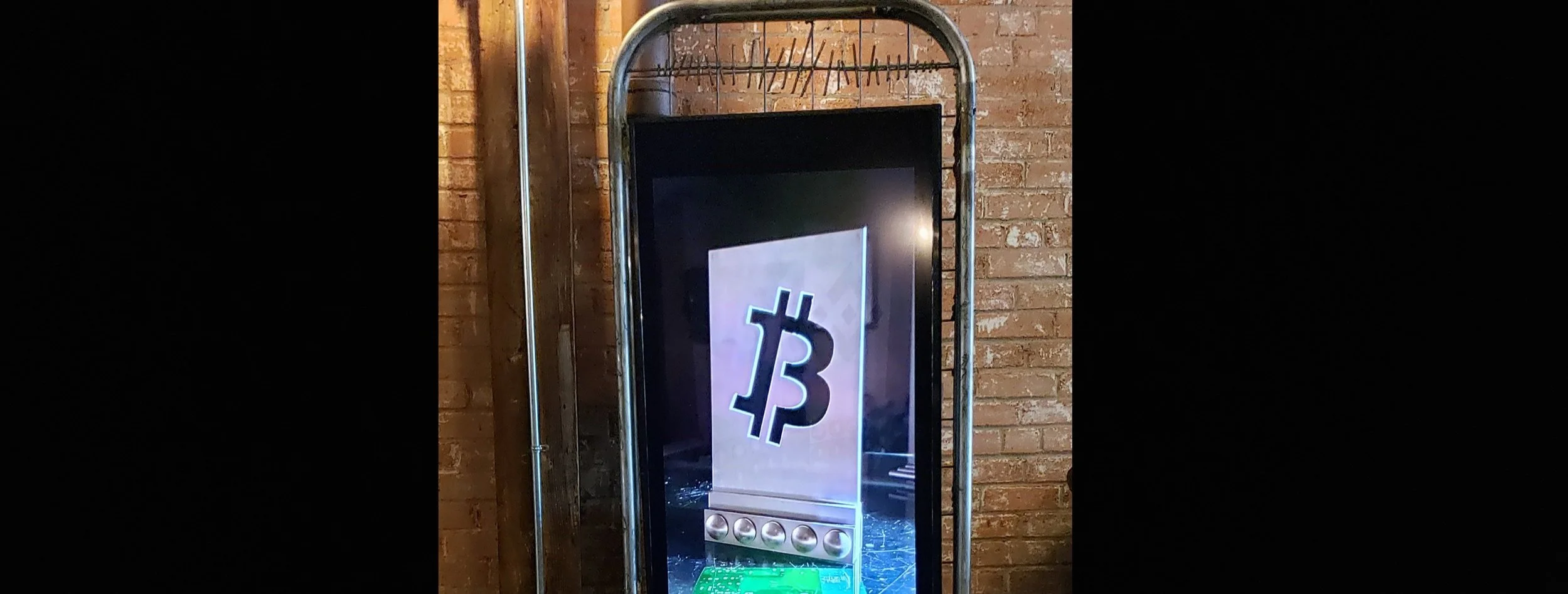 Sculpture Tells the Tech Culture Story Again