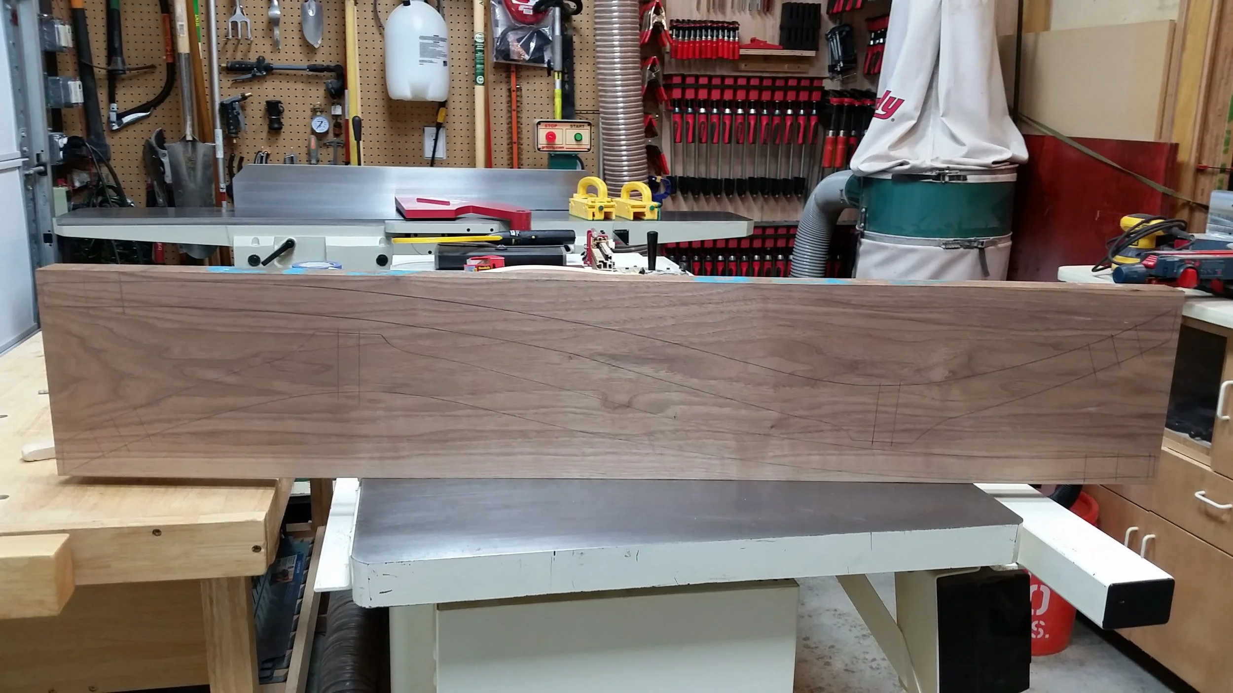 Rear legs traced onto board.