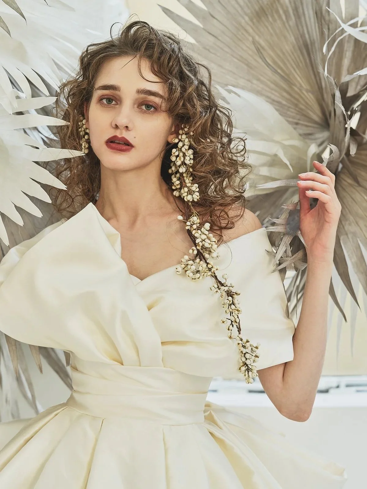 ST-0022_Offwhite_Image1_%E3%83%AD%E3%82%B3%E3%82%99%E3%81%AA%E3%81%97.jpg