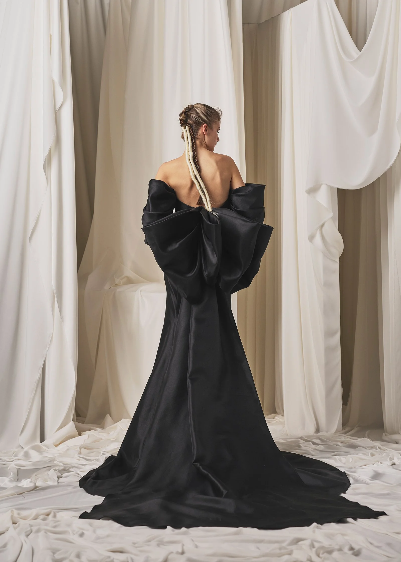 STB0010_Black_B2.jpg