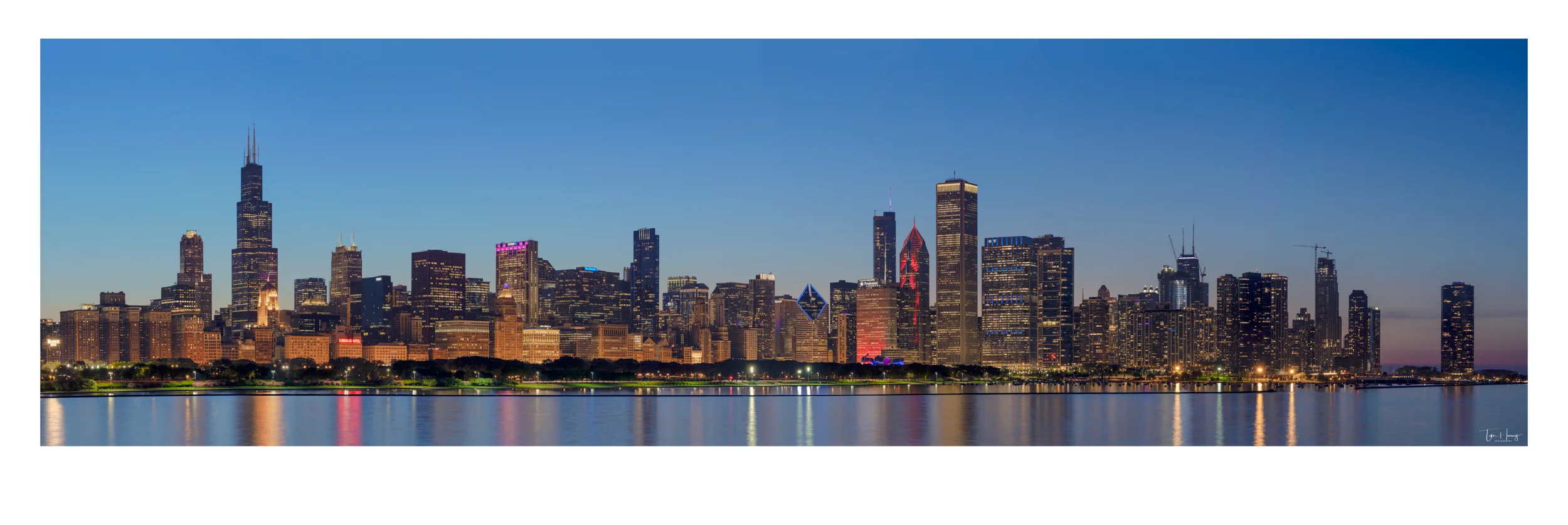 Chicago Skyline Sunset Panorama 5-23-2018.jpg