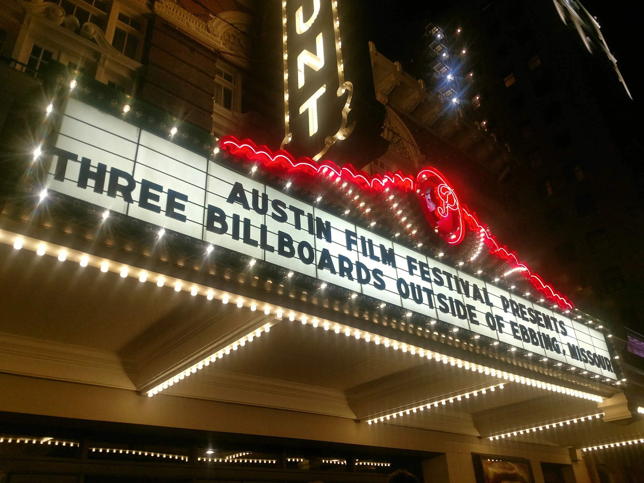 One marquee outside the Paramount Theatre for Three Billboards Outside Ebbing, Missouri