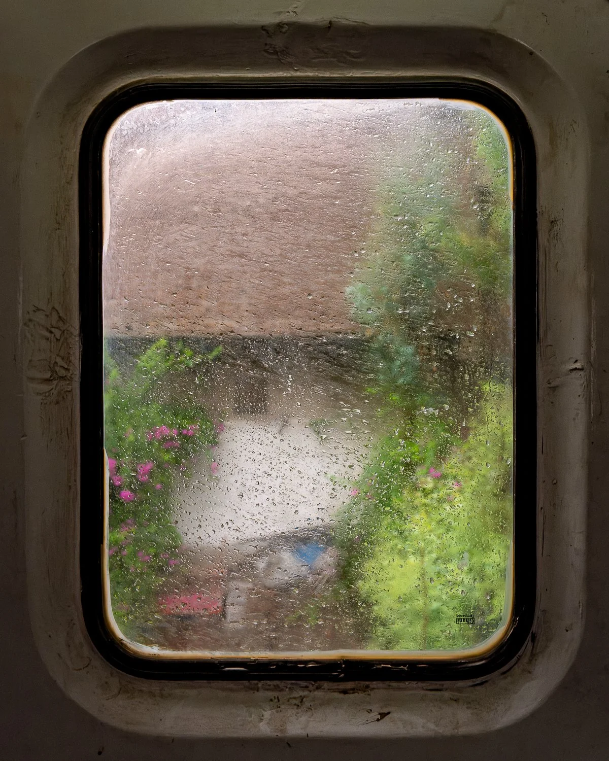  Photographed through a rain-covered train window somewhere in Punjab, this series captures passing glimpses of everyday life. Train journeys give me a rare space to pause: as the world moves outside, I find myself absorbed in thoughts, memories and 
