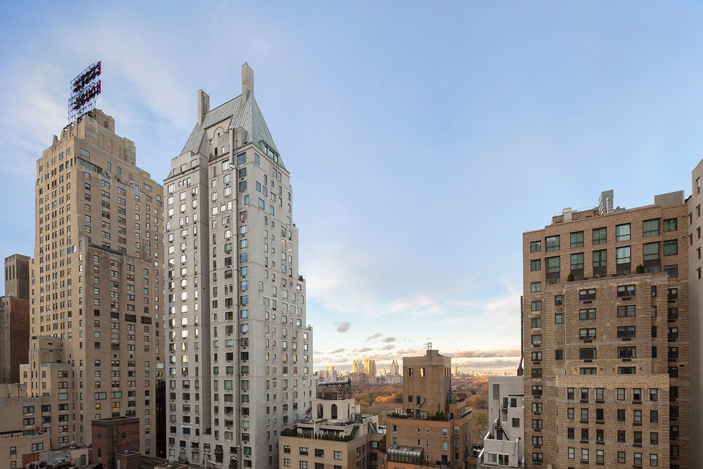 ©_Robert_Granoff_111_W_57th_PH20_Master_Bedroom_Terrace_View_12_10_19.jpg