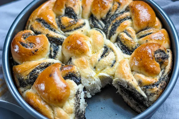 Black Sesame Milk Bread Rolls_ripped_texture.jpg