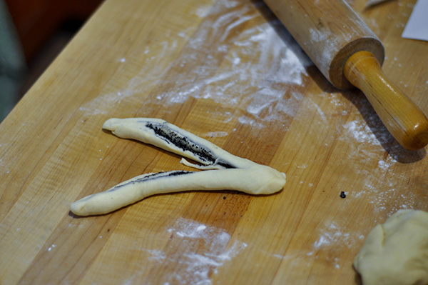 Black Sesame Milk Bread Rolls_rolled and cut.jpg