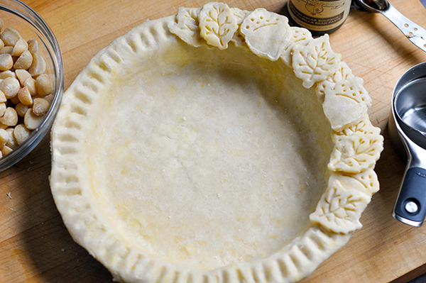 Vanilla Bean Macadamia Nut Pie_crust-0151.jpg