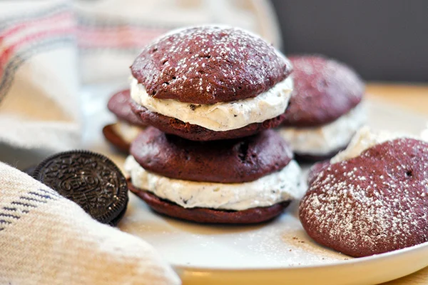 Red Velvet Cookies and Cream Whoopie Pies_ECU-0035.jpg
