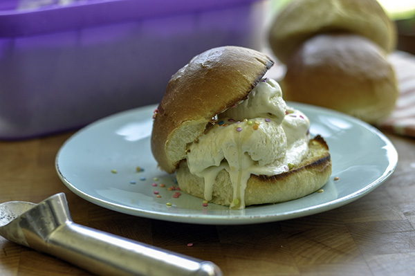 Milk+Bread+Ice+Cream+Sandwich_melty+sand