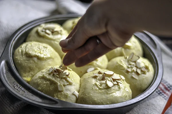 Almond Cream Buns_almond sprinkle .jpg