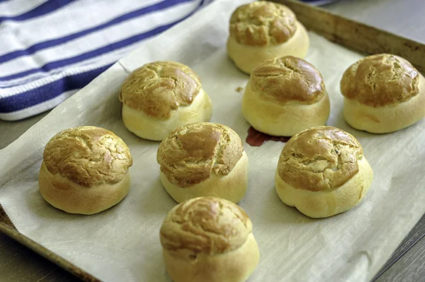 Peanut Butter and Jelly Bun_backed tray.jpg