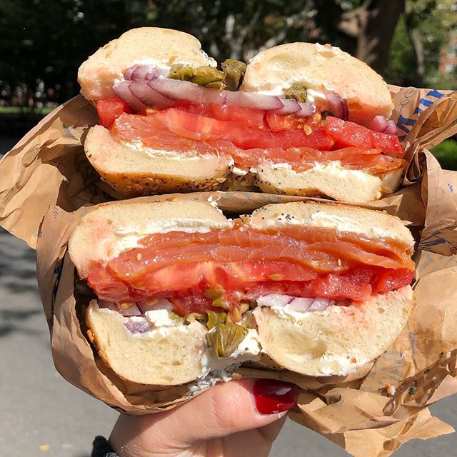 Food in the air, Washington Square Park edition #cbusfoodauthority ⠀⠀⠀⠀⠀⠀⠀⠀⠀
🥯: Irish lox, plain cream cheese, capers, red onion, tomato on everything from Murray&rsquo;s Bagels in NYC
⠀⠀⠀⠀⠀⠀⠀⠀⠀
Greg and I are shipping off to Spain - next stop, Madr