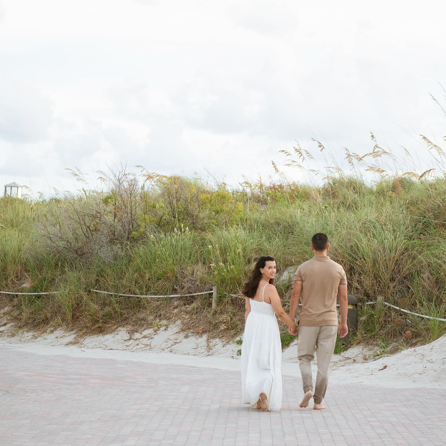 These two are walking into their wedding weekend 🥰 

#savethedatephotoshoot #engagementphotos #miamiphotographer #couples