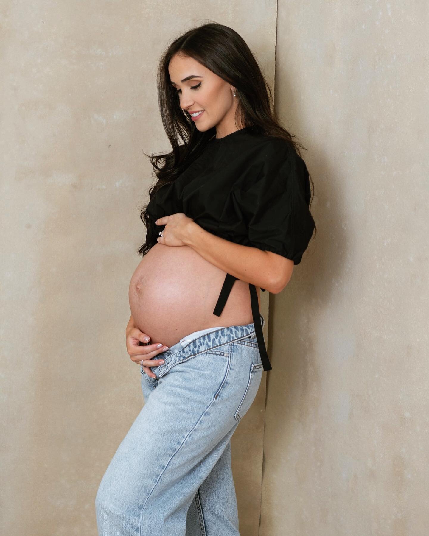 Nothing like a mothers love 🤍

#maternityshoot #pregnancy #southfloridamaternityphotographer