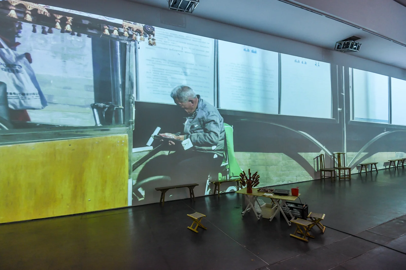 “爱彼迎设计——思享会” 胡同甬道.jpg