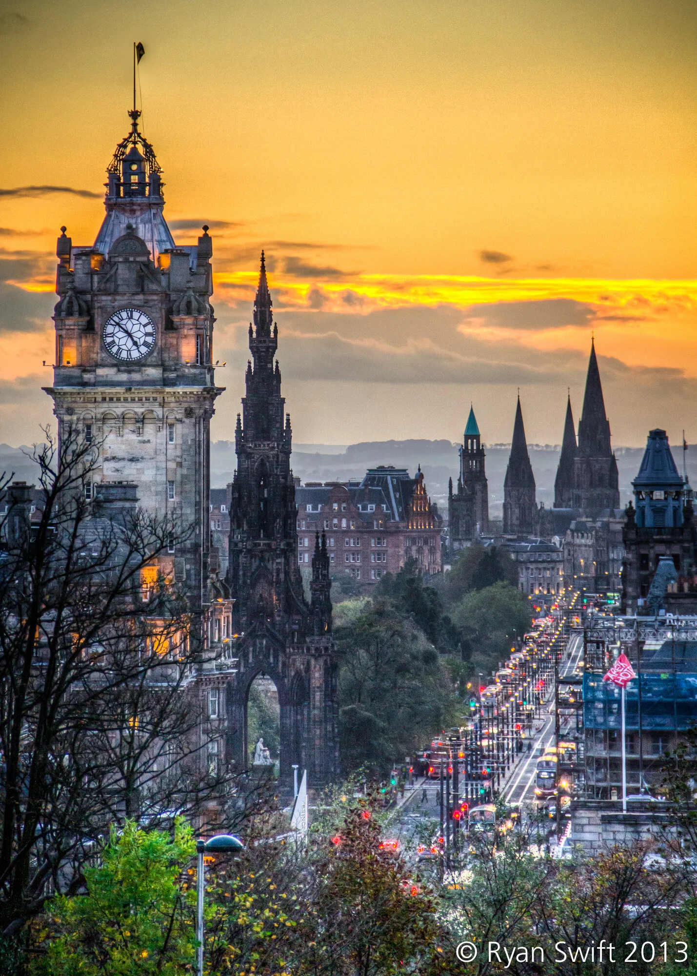 edinburgh-sunset_10663146986_o.jpg
