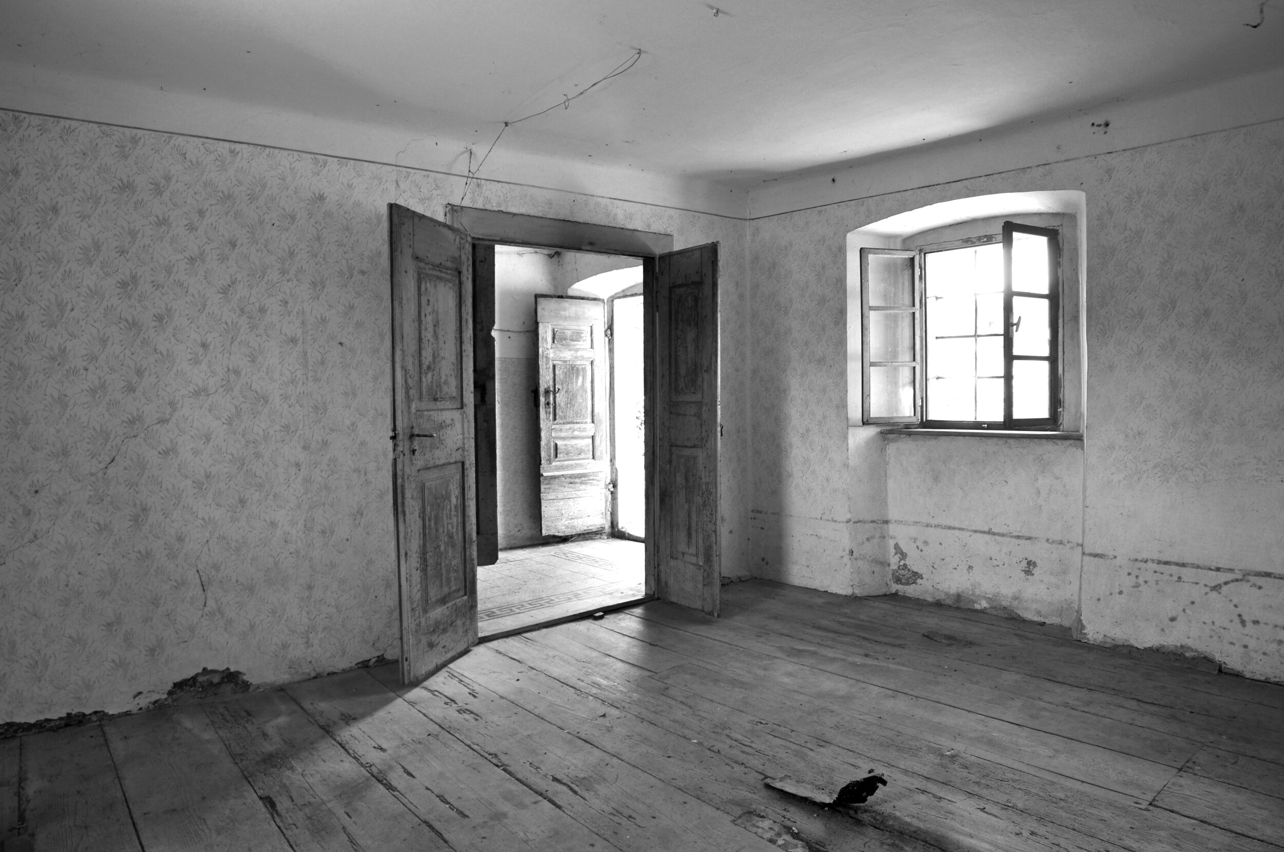 Groundfloor room before
