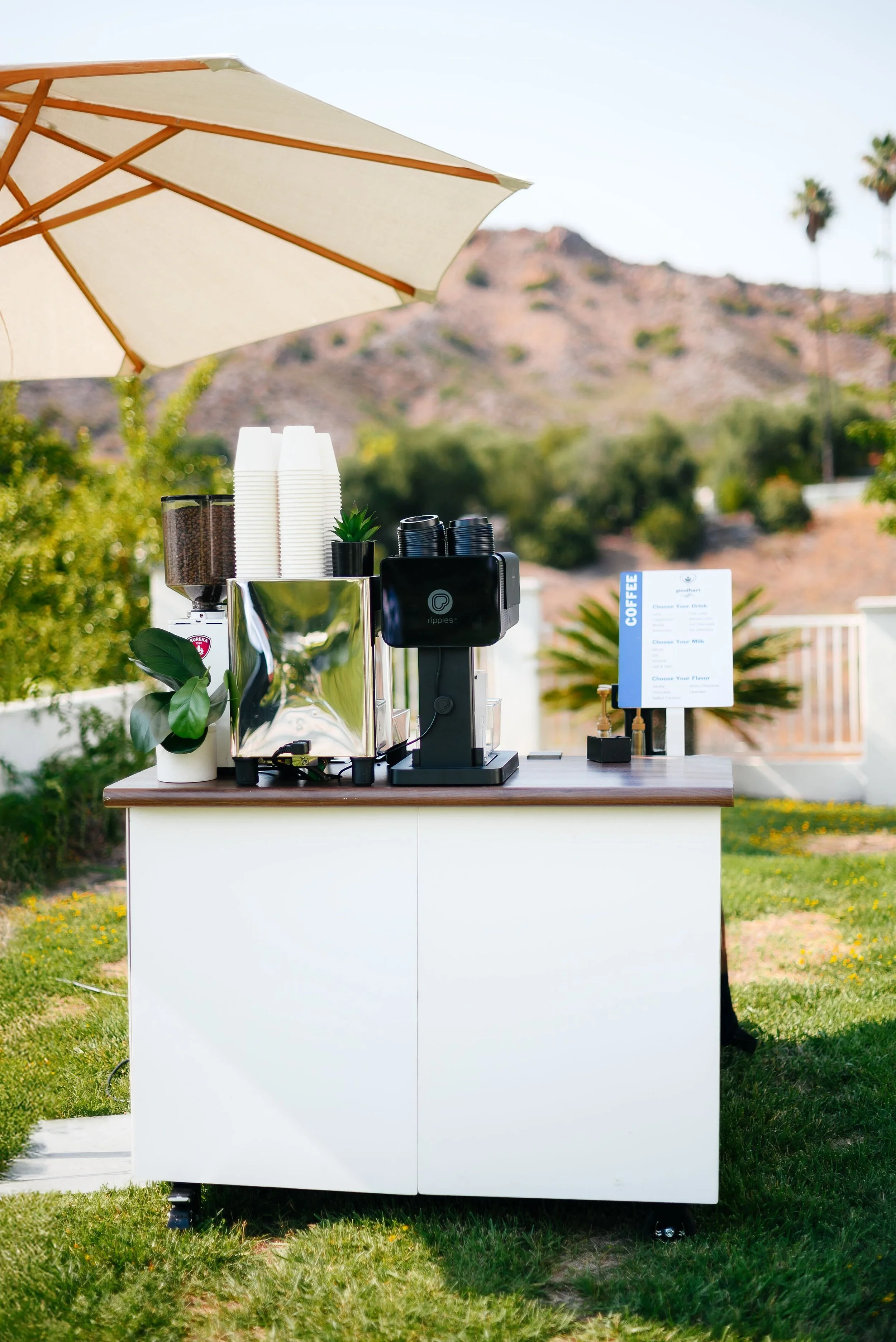 A premium coffee setup with beautifully prepared drinks at a Broomfield event, highlighting the quality, presentation, and service behind Coffee Catering in Broomfield.