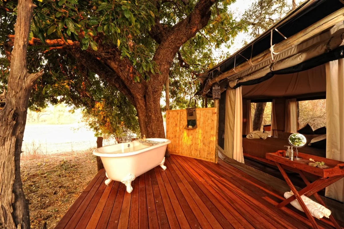 outside_bath_family_tent.jpg