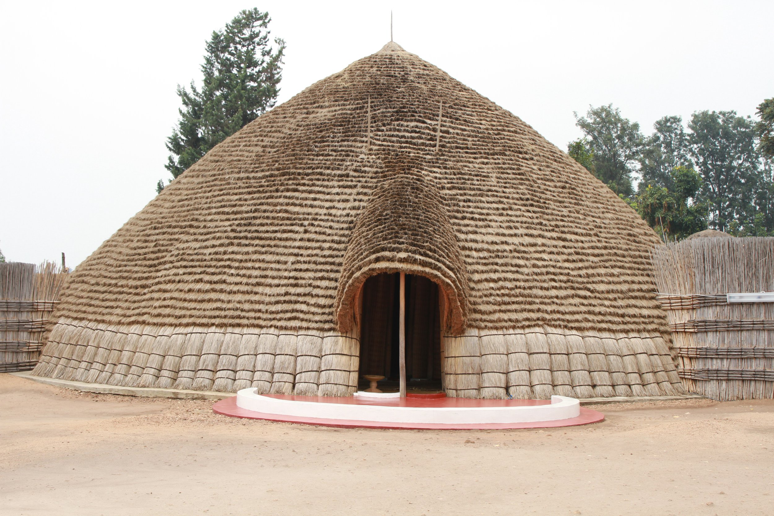 Nyanza Palace-Rwanda.JPG