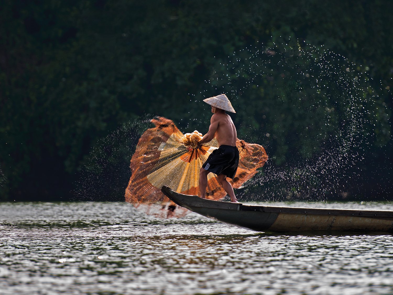 casting-net, Hue, Vietnam.jpg