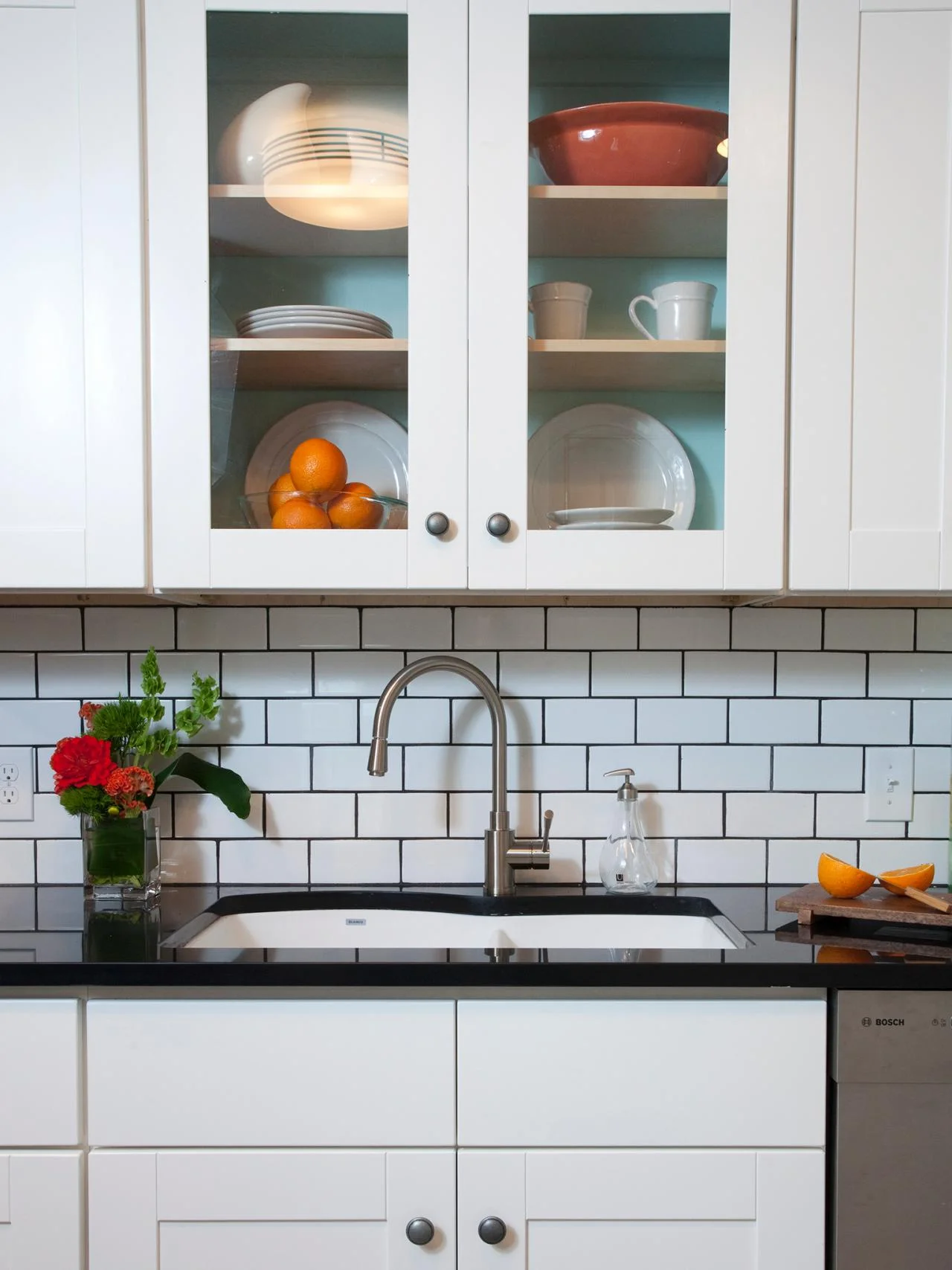 hpbrs413h_white-subway-tile-backsplash_3x4-jpg-rend-hgtvcom-1280-1707.jpeg