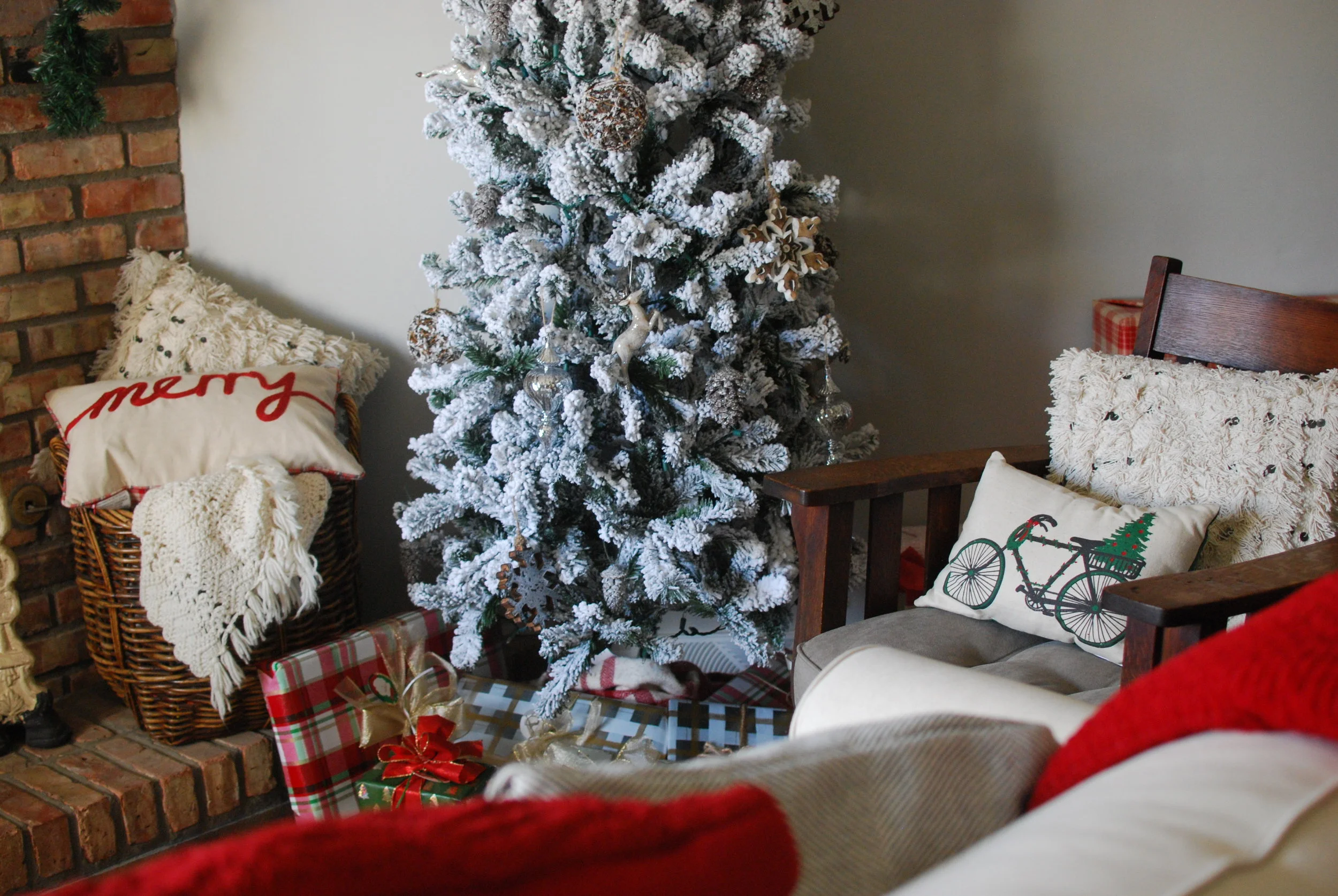 That Big Comfy Chair A Little Bit Of Christmas Greywoodmama
