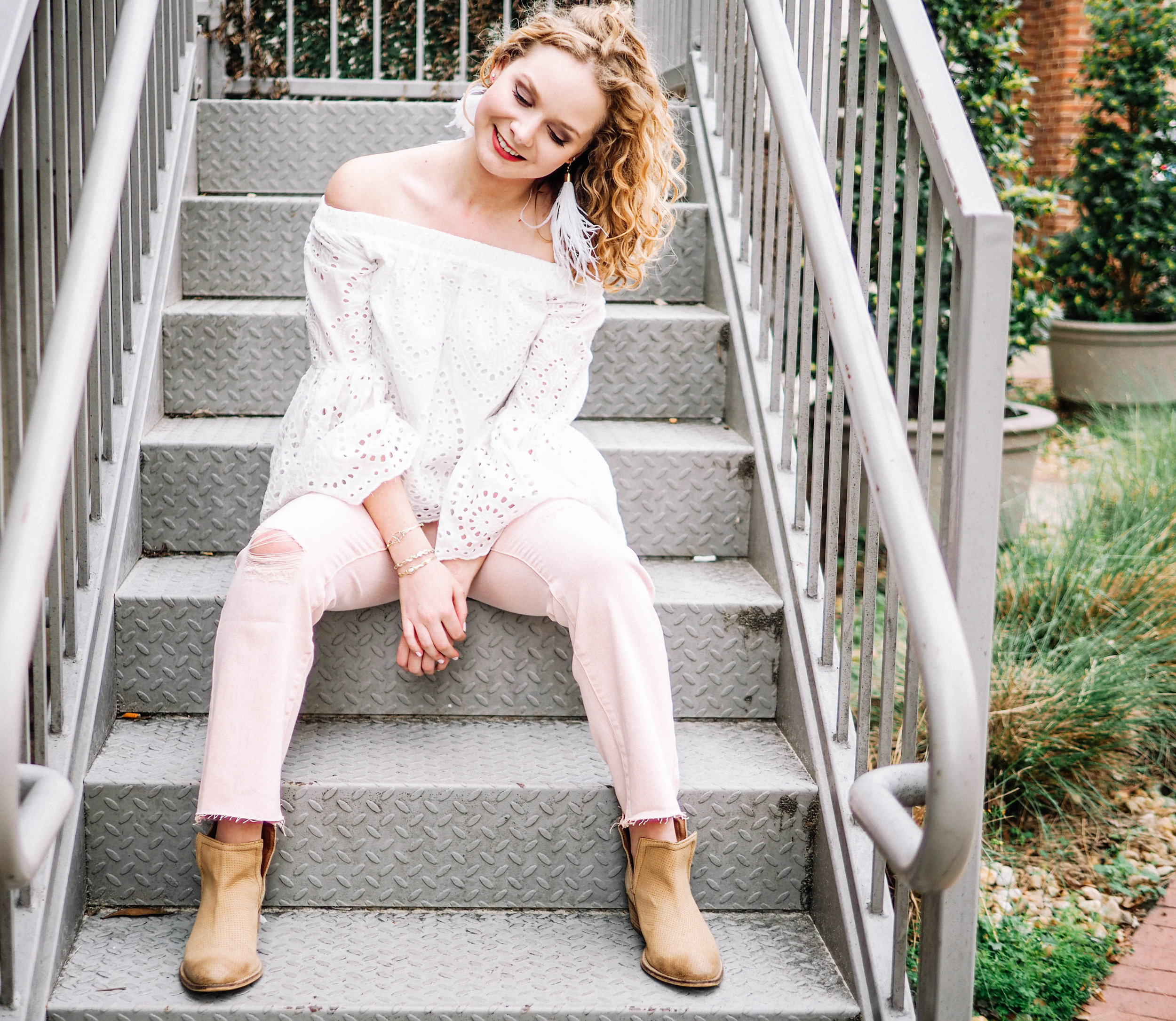 whiteoffshoulder_pinkDJpants.jpg