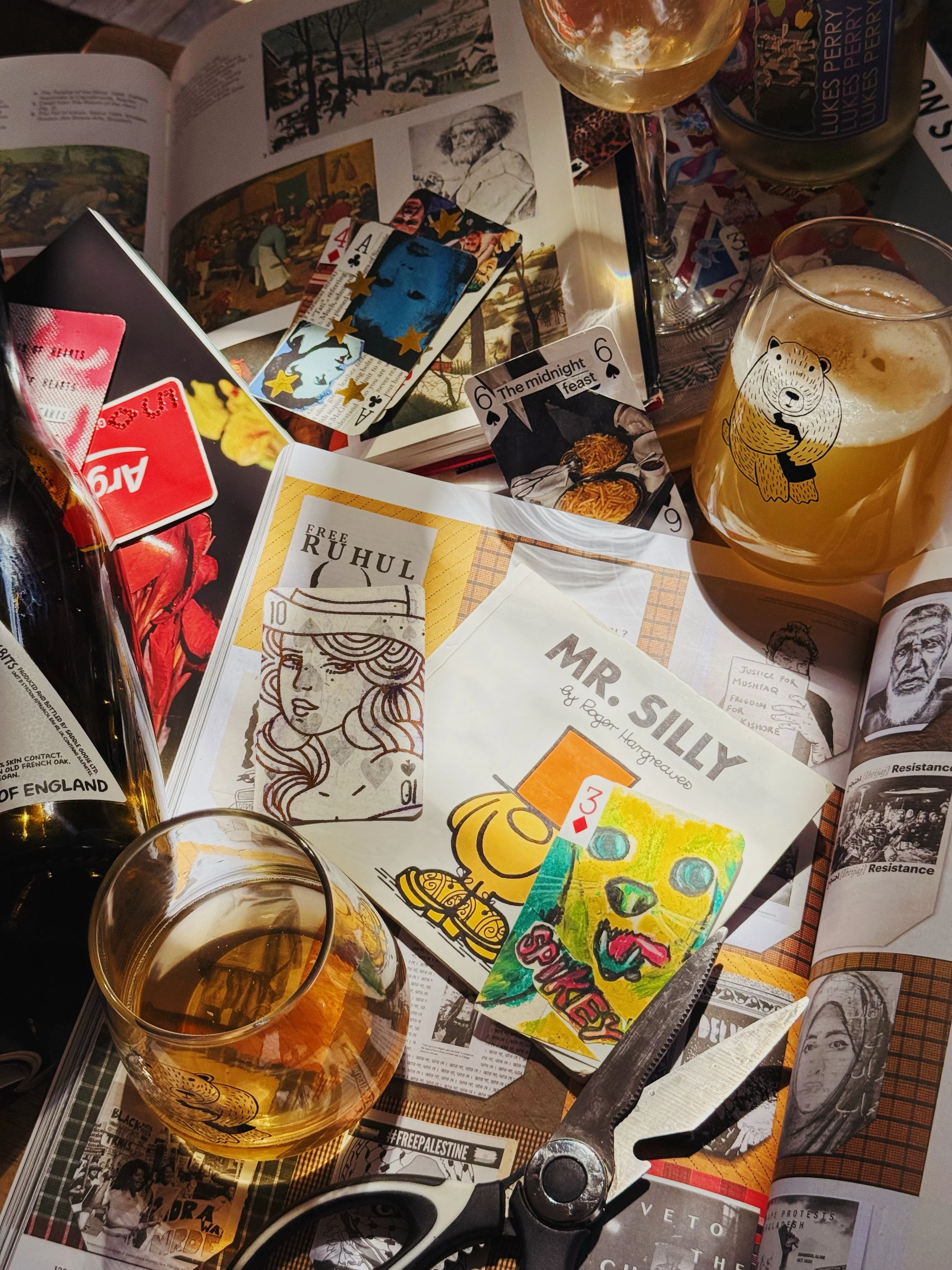 ✂️ SCRAP AND YAP! 

Tomorrow, Sunday the 12th of July, from 5.30 we will be hosting our second event for all your crafty palmer people! 

Join us for an evening of collaging, drawing, and general artistic antics! Maz will have a deck of cards to deco