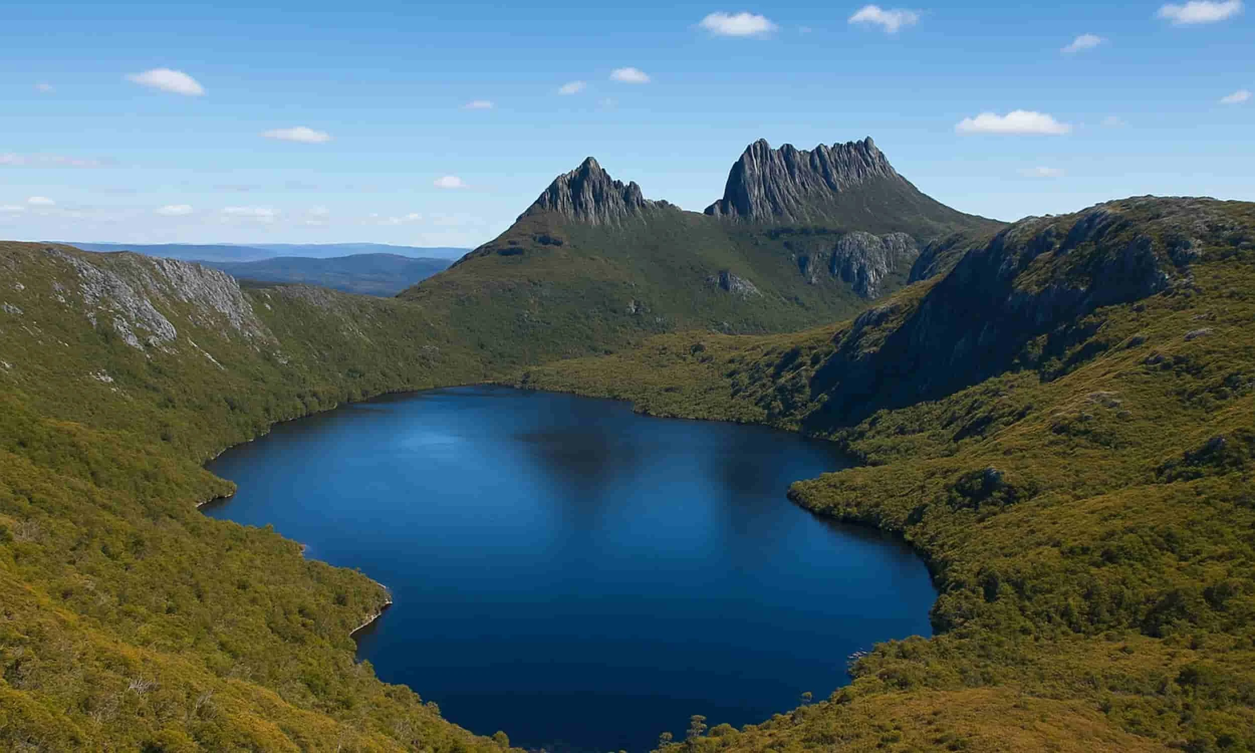 optimized_cradle_mountain_and_overland_track.jpg