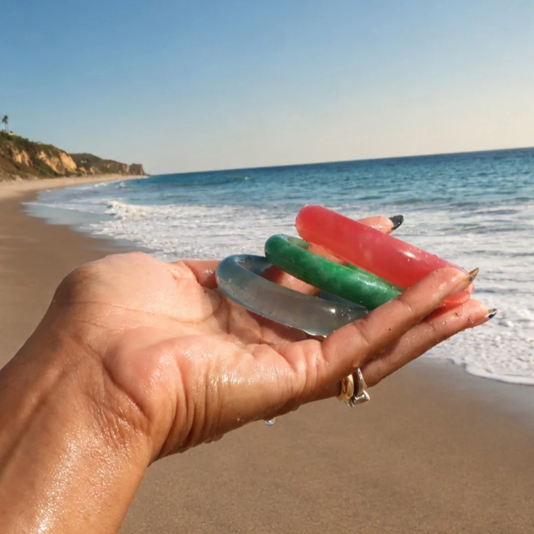 I&rsquo;m so in love with these bangles for summer! Luminous shades reminiscent of sea glass, carved into timeless bangles for sunlight days and warm nights. 

#jadebangle #jadejewelry #summerjewelry #malibu