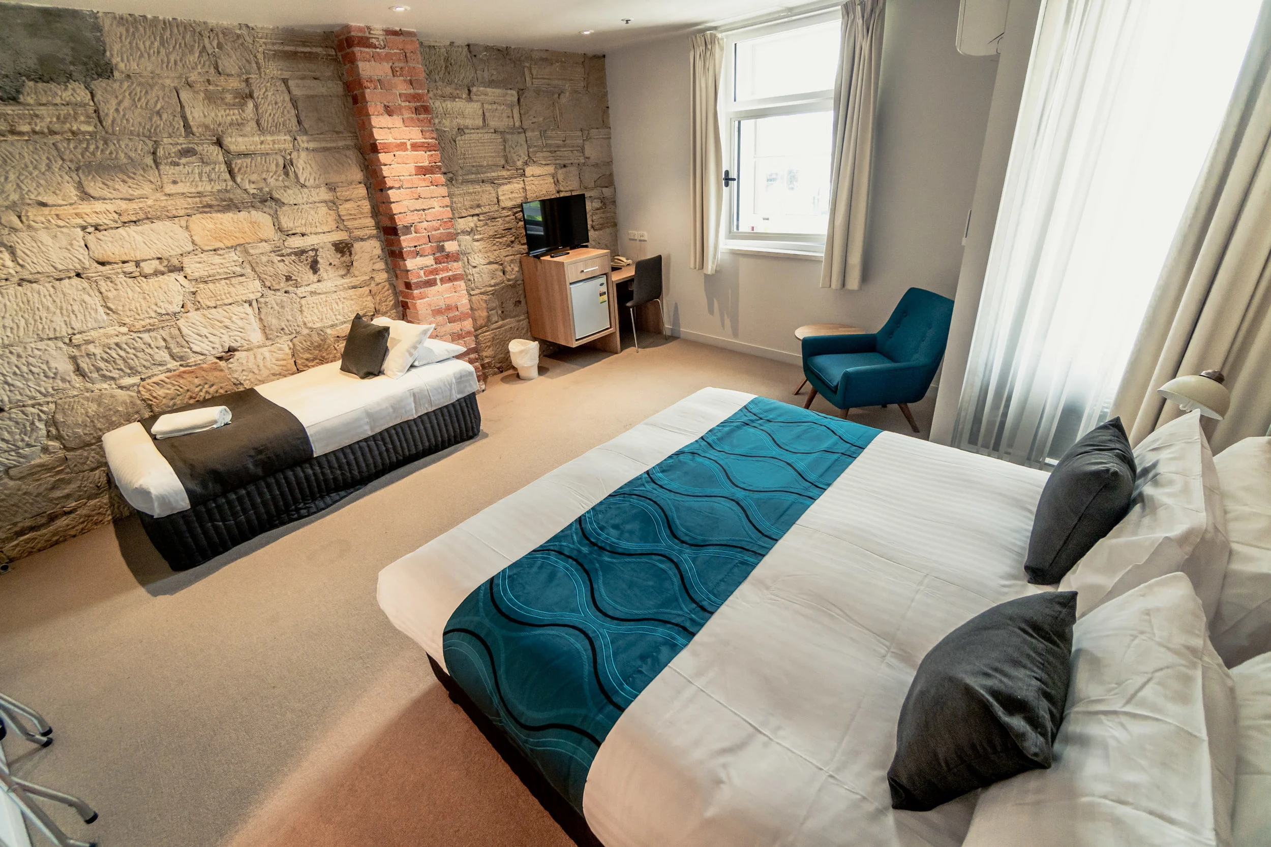 Friday Photoset | Customs House Hotel