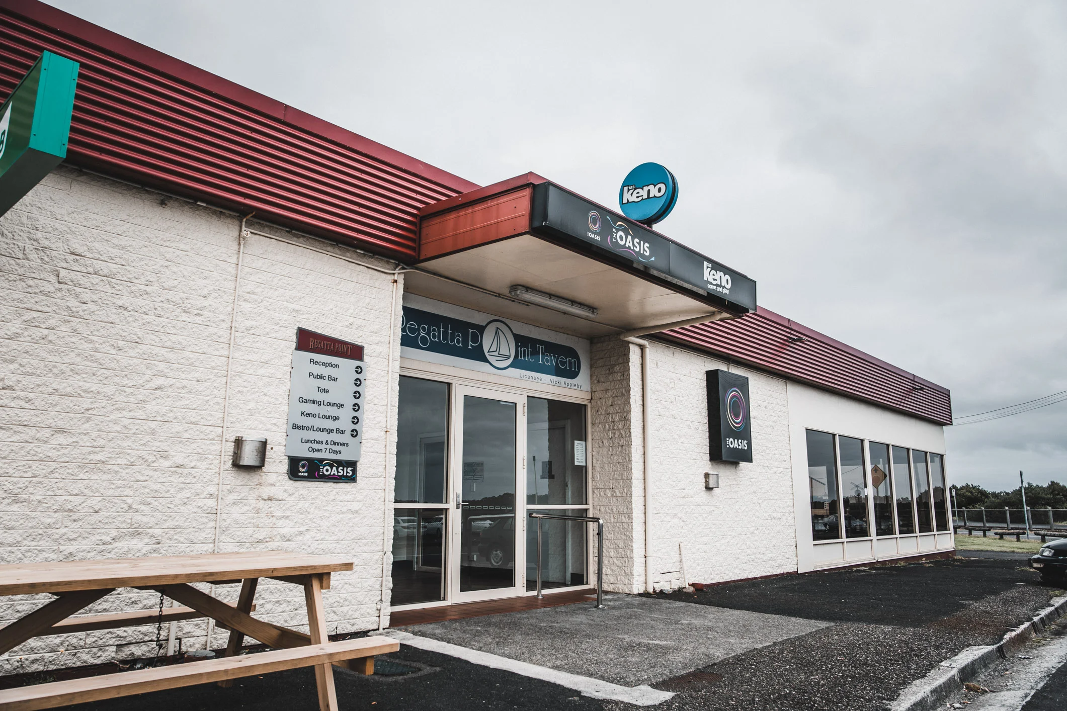 Thursday Photoset | Regatta Point Tavern