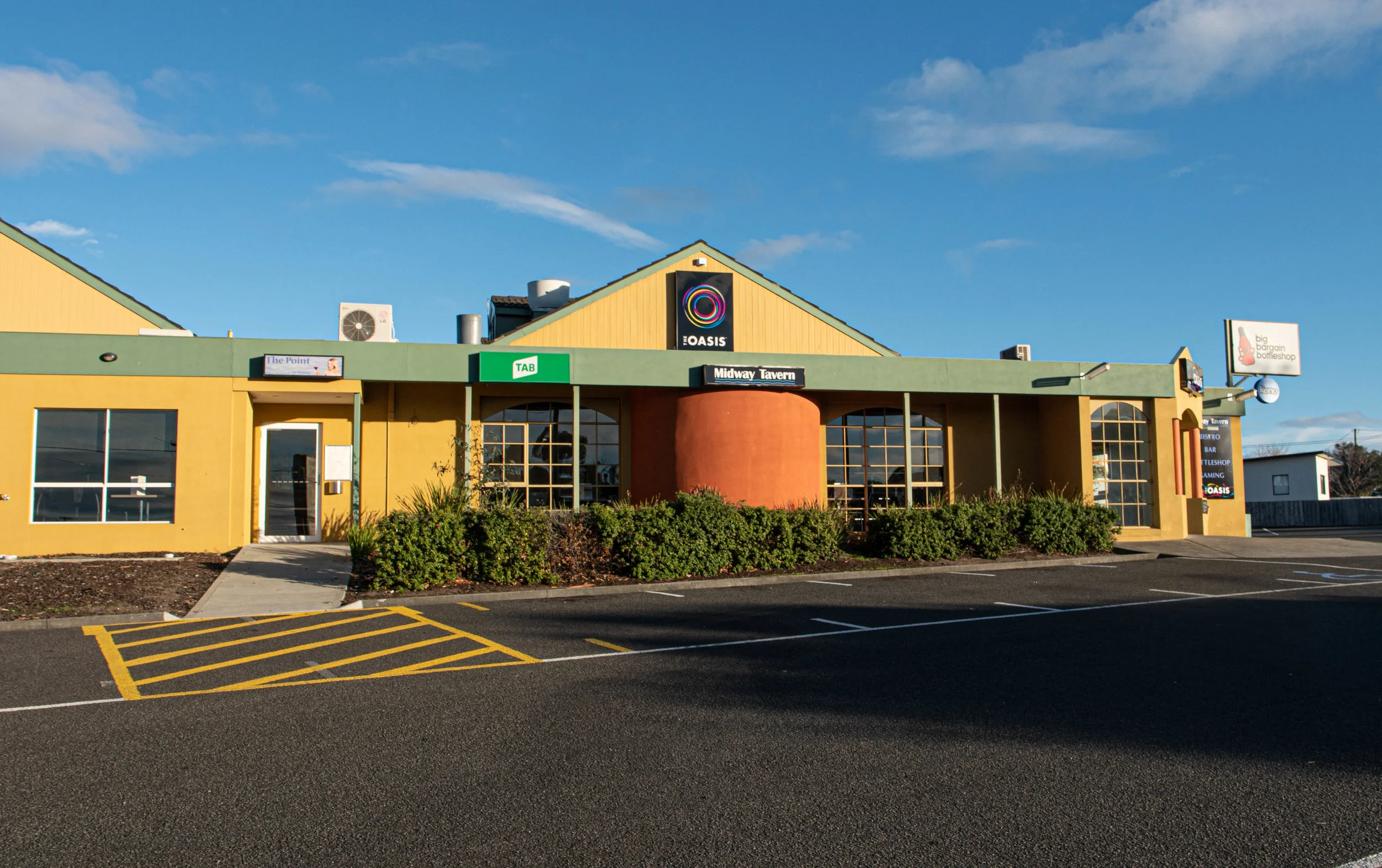 Midway Tavern (2 of 31).jpg