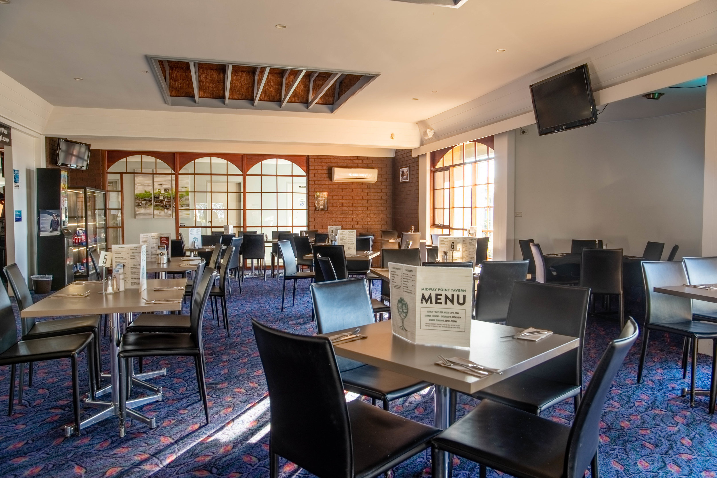 Midway Tavern (21 of 31).jpg