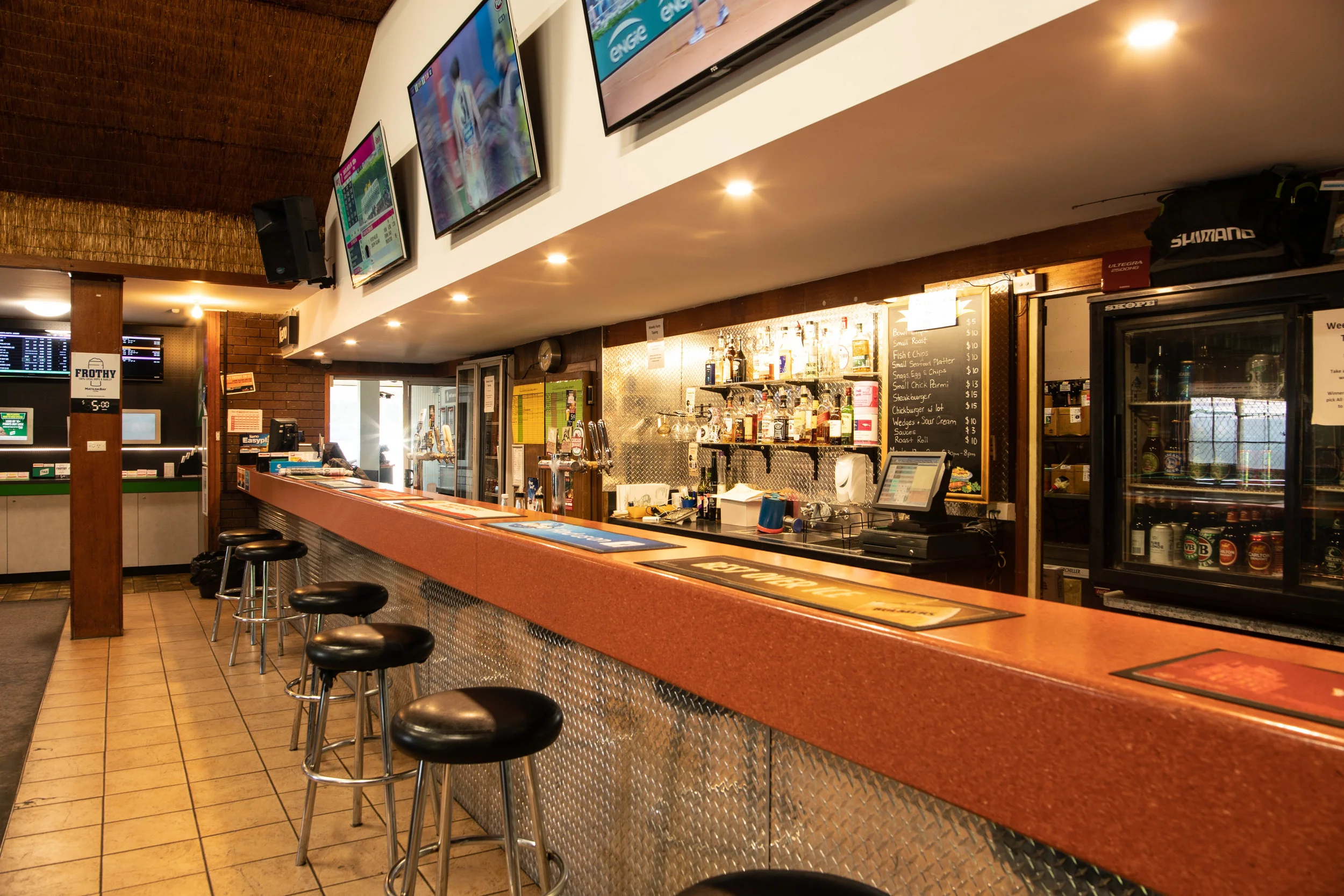 Midway Tavern (24 of 31).jpg