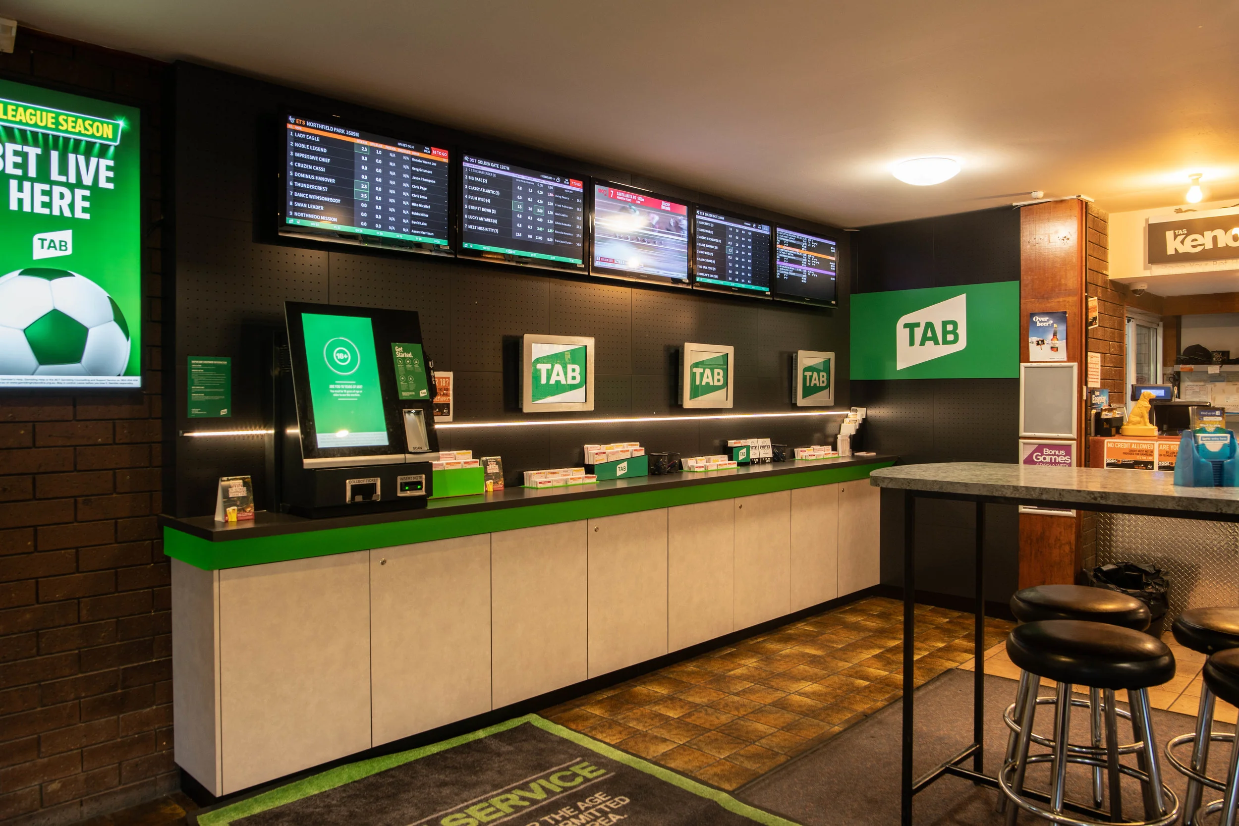 Midway Tavern (27 of 31).jpg