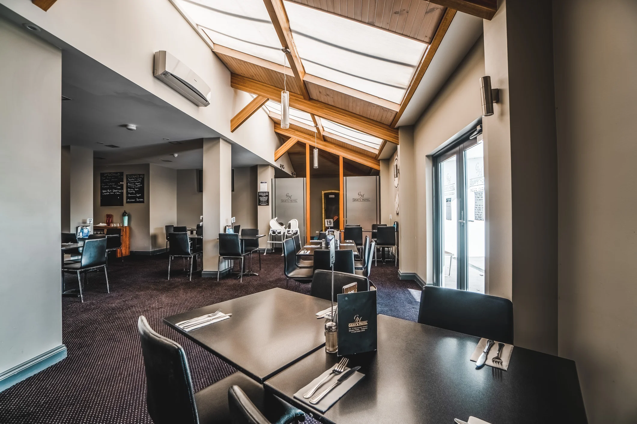 Gray's Hotel (Web) (3 of 16).jpg